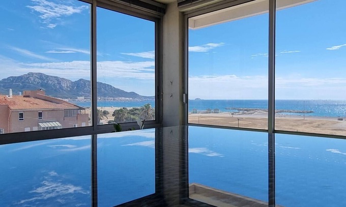 La Plage Apartment | Spacious apartment with panoramic sea view & parking