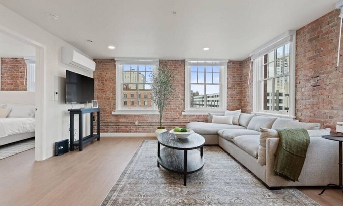 Riverside Apartment | Spacious Apartment with King Beds! J&K on Main