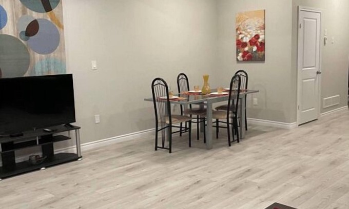 Woodstock House | Spacious & Beautiful 5 Bedroom Townhouse