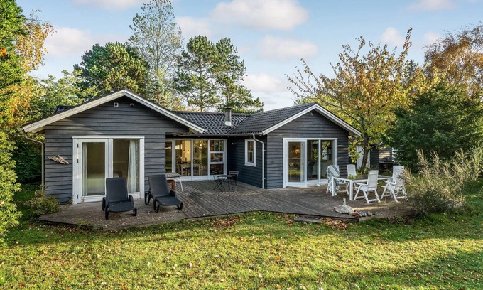 Yderby House | Spacious, bright vacation home in a naturally beautiful location close to the water.