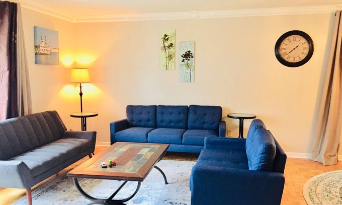 Bayridge West House | Spacious Bungalow- 4 bedrooms- 3 Full Bath + Den, 9 beds