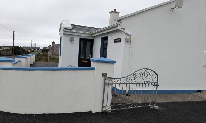 Achill Sound House | Spacious bungalow on Wild Atlantic way