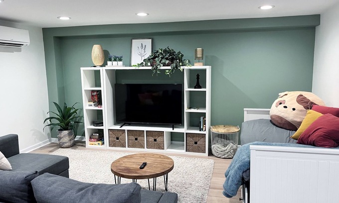 Southeast House | Spacious Capitol Hill Apartment Near Metro & Sites