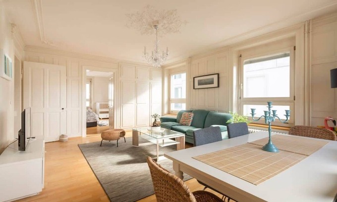 Langstrasse Apartment | Spacious & Central 3-BR Apt - A RARE GEM! Turquoise