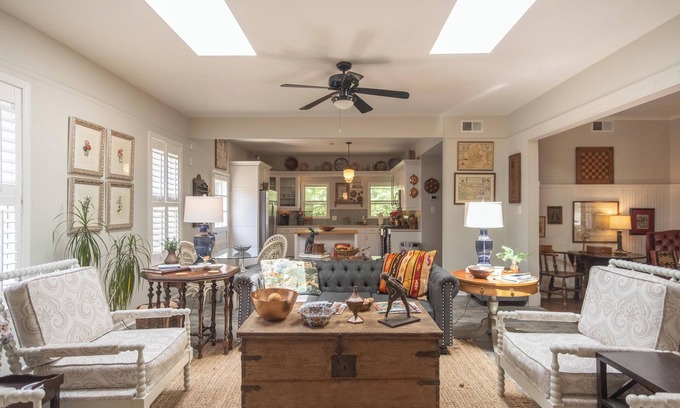 Midtown House | Spacious Central Gardens House and Carriage House