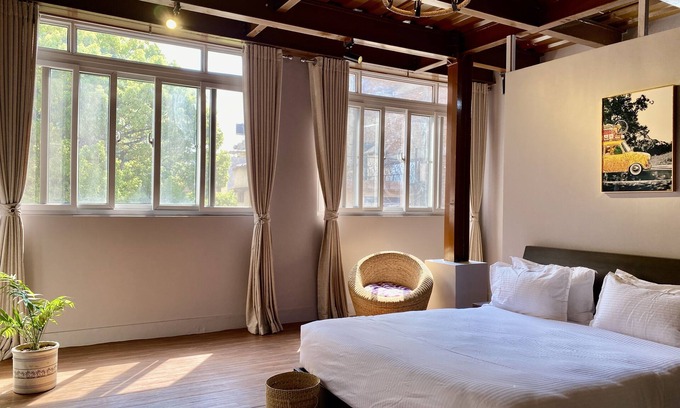 Thamel Apartment | Spacious & Charming 750 sq ft. Industrial Apartment centrally located in Thamel!