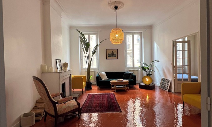 6th Arrondissement Apartment | Spacious Charming Apartment in Marseille - Perfect for Families and Groups