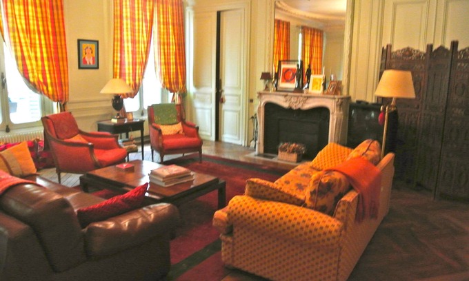 Quartier des Invalides Apartment | Spacious Classic 1 Bedroom Apartment in the Heart of Paris