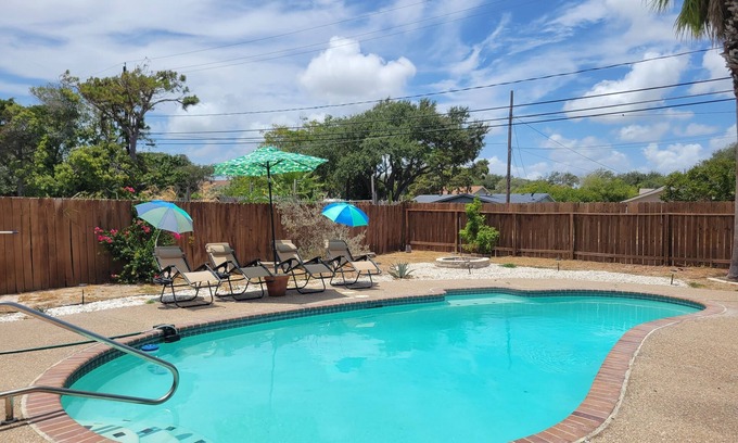 Flour Bluff House | Spacious Coastal Villa W/Heated Pool, Office & Gameroom