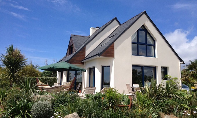 Audierne Villa | Spacious, comfortable villa, sea view, quiet location between beaches and countryside