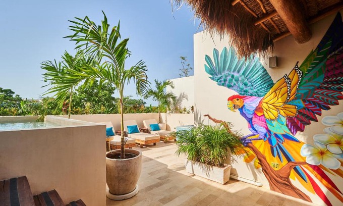Zama Apartment | Spacious & Comfy Penthouse Oasis with Plunge Pool