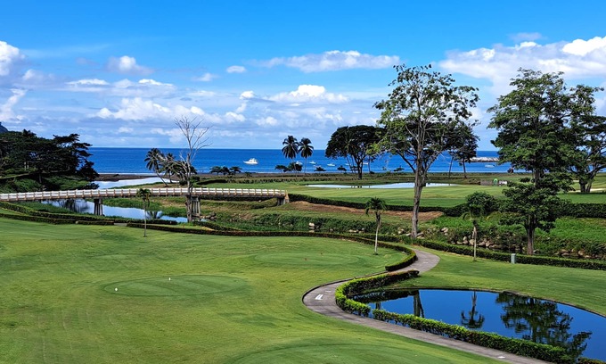 Herradura Condo | Spacious condo with panoramic ocean and golf views