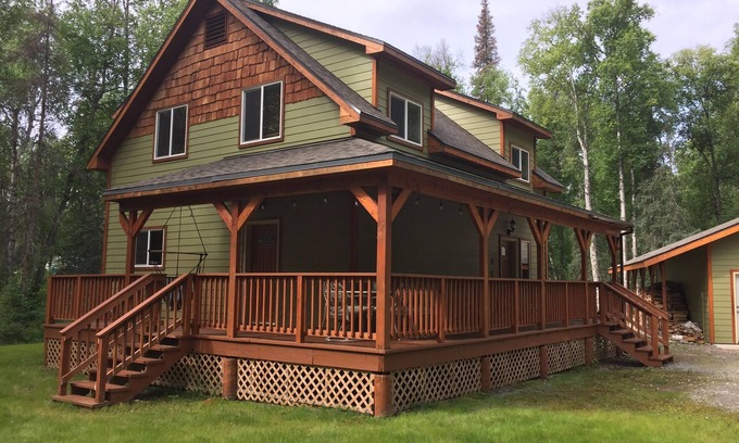 Talkeetna House | Spacious convenient home in Talkeetna *New Sauna*