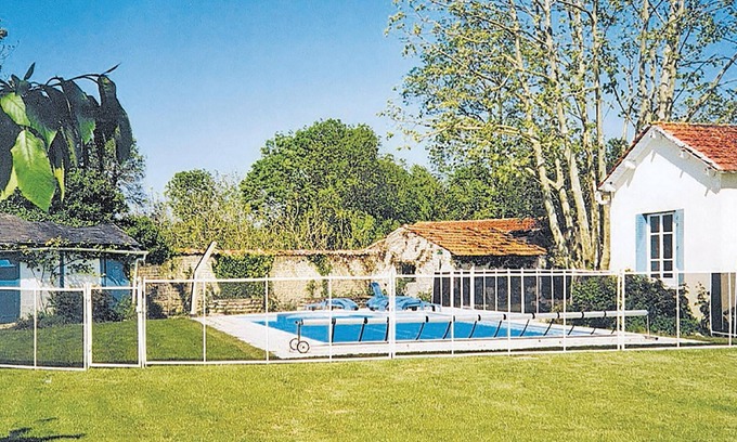 Cresse House | Spacious cottage, renovated to provide you with comfortable and modern accommodation.
