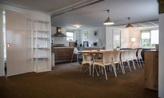 Linde House | Spacious & cozy holiday bungalow "Frank" in wooded area (12 people)