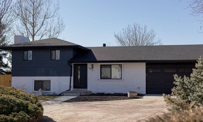 Denver House | Spacious Denver 4BR Home Patio Retreat