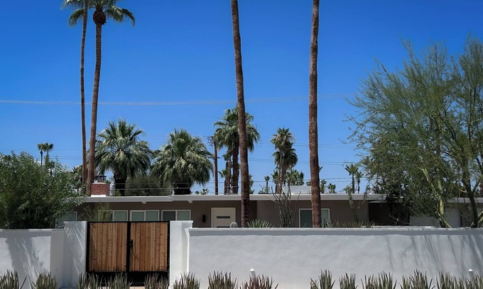 Tahquitz River Estates House | Spacious Desert Oasis Mid Century Home - Pool/Spa