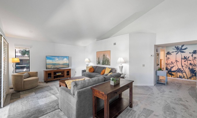 Cathedral City Condo | Spacious desert retreat in Cathedral City - 5 minutes from Downtown Palm Springs