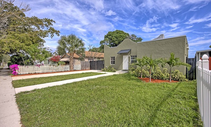 Southwest House | Spacious Designed House -Palm Wave Stays