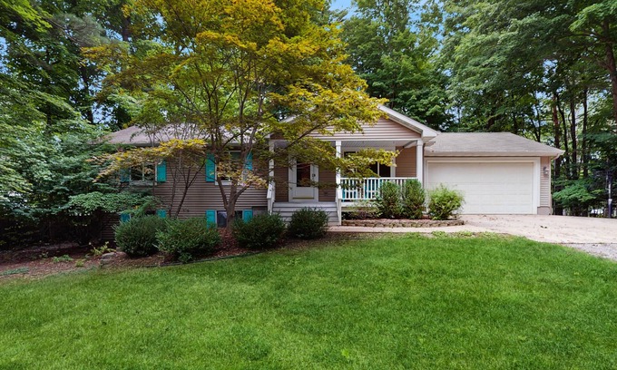 Shorewood-Tower Hills-Harbert House | Spacious Dog Friendly Home w/heated pool, fenced yard, gas grill, & fire pit