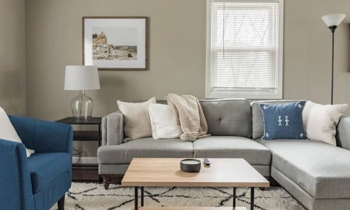 Clive House | Spacious Duplex in West Des Moines