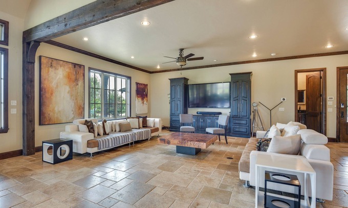 Edmond Apartment | Spacious Edmond Vacation Rental w/Hot Tub!