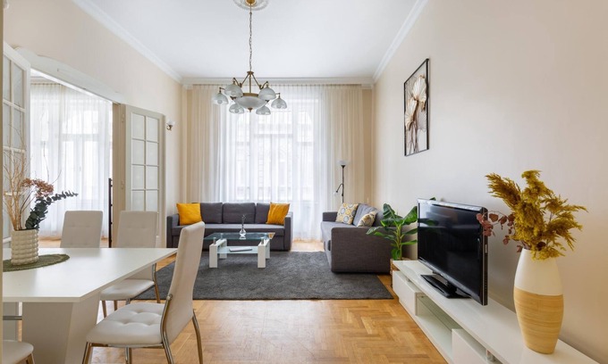 Erzsebetvaros Apartment | spacious family apartment in the city center