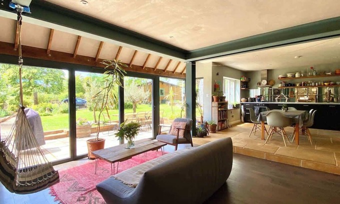 Frome House | Spacious Family Home - Central Frome