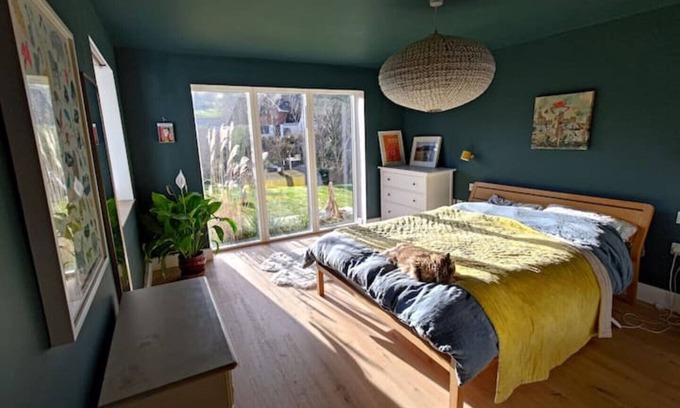 Croyde House | Spacious family home with huge garden