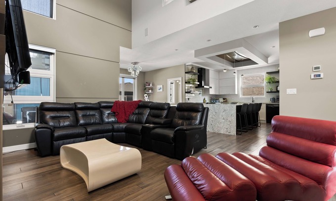 Regina House | Spacious Family Retreat with Garden and Covered Deck