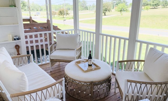 Jefferson House | Spacious Farmhouse on Davis Stream to Damariscotta Lake with 5 bedrooms