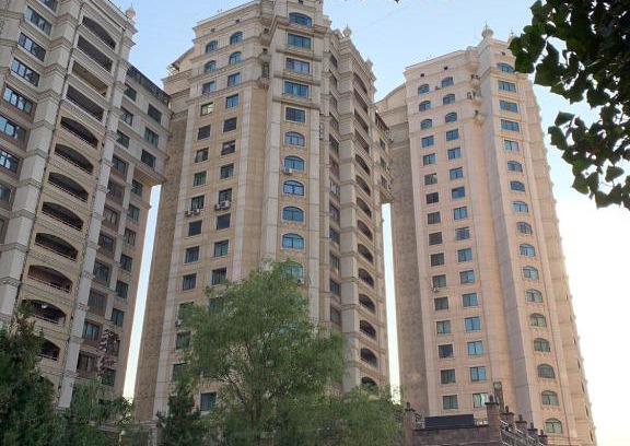 Almaty Apartment | Spacious flat in Al-Farabi avenue with big rooms