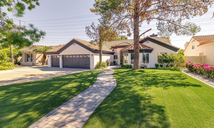 Val Vista Lakes House | Spacious Gilbert Vacation Rental Near Water Ranch!
