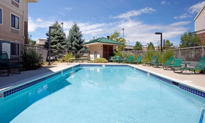 Acres Green House | Spacious Good-Value Accommodation! Pet-Friendly, Near Otero Tennis Courts