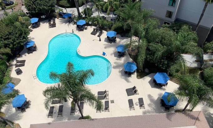 Anaheim Resort Hotel | Spacious Good-Value Accommodation! 3 Posh Units, Near Anaheim GardenWalk!