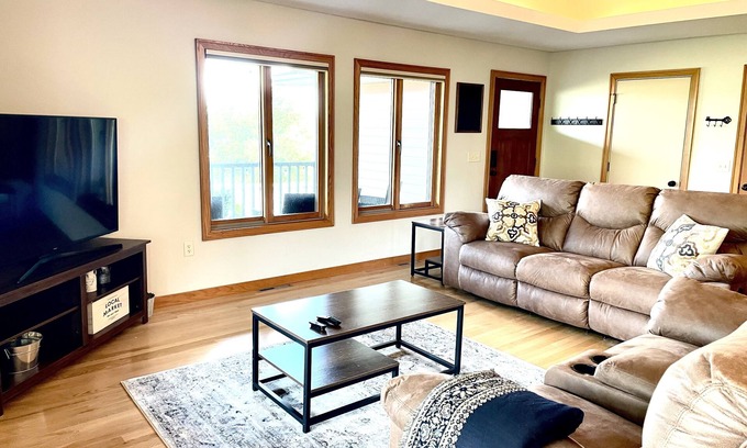 Hillsboro Condo | Spacious Hillsboro Condo 2