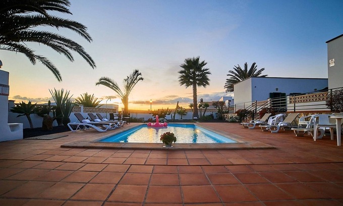 Villaverde House | Spacious Holiday Home in La Oliva