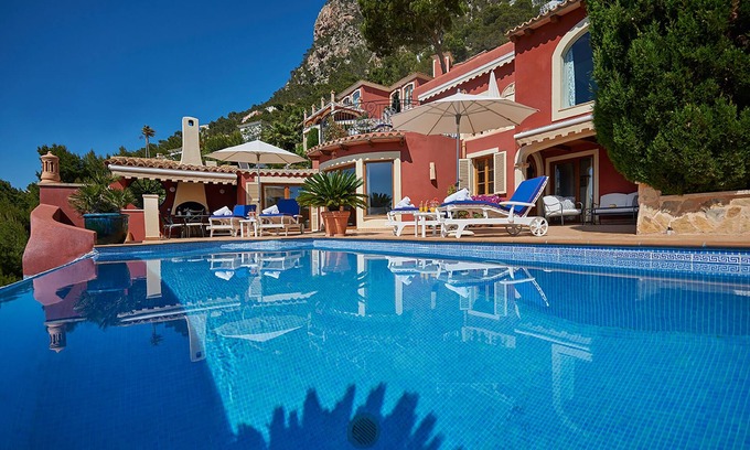 Port d'Andraitx House | Spacious holiday home on Mallorca with private pool and sea views (Villa PEKA)