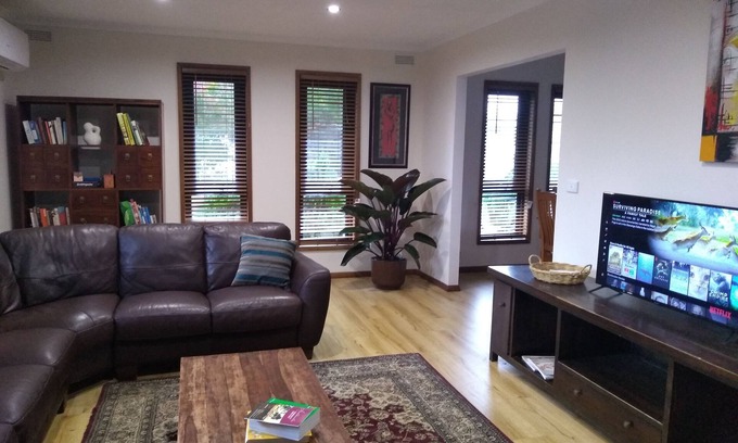 Heathcote House | Spacious home in Heathcote township. Perfect for families and groups.