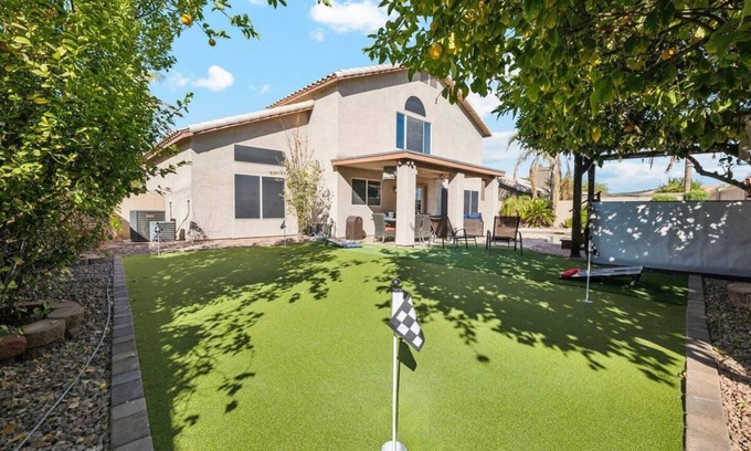 Glendale House | Spacious Home in Prime Location | Pool, Spa, Games