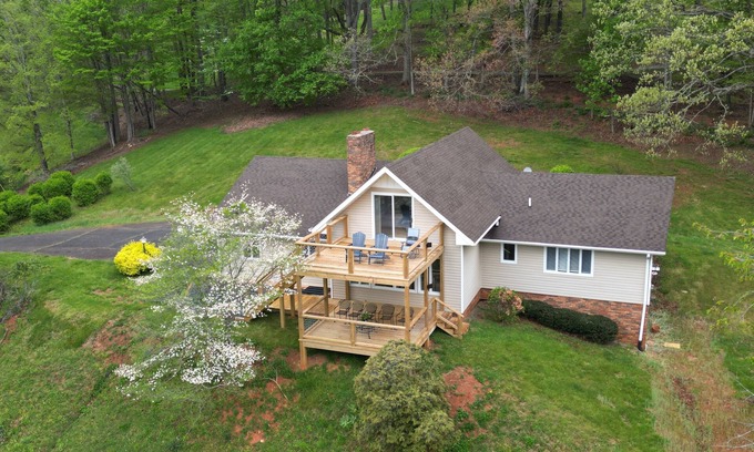 Warrensville House | Spacious home in the Blue Ridge Mountains. Relaxing location and Pet Friendly!