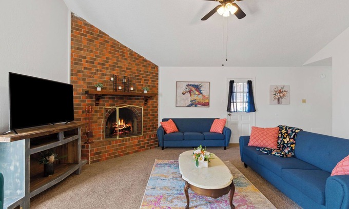 Abilene House | Spacious Home ※ King Bed ※ near ACU