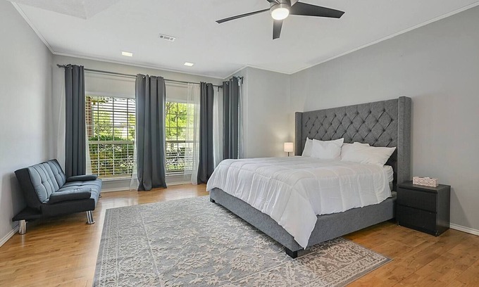Southwood Valley House | Spacious Home near Texas A&MnCheck out our discounted M-Th rate!