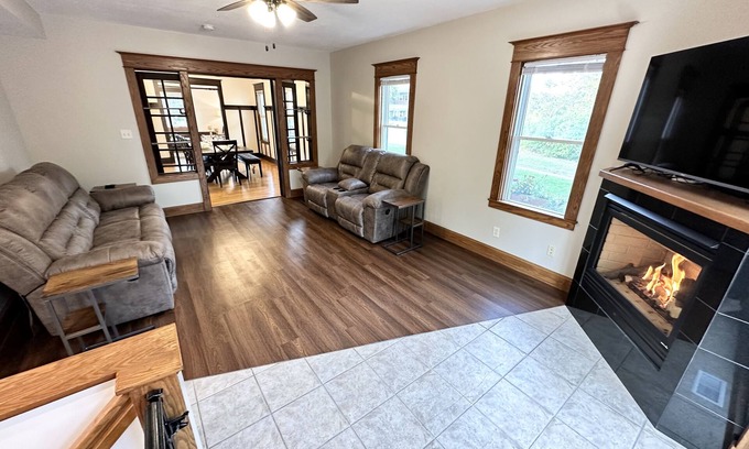 Shorewood House | Spacious Home near Lake Minnetonka & Downtown Excelsior
