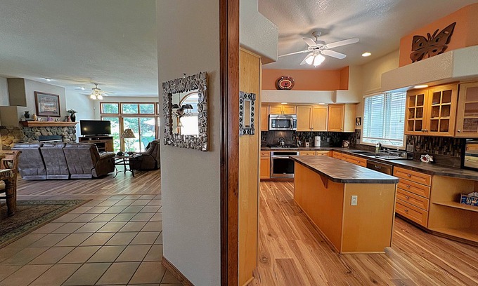 Dalton Ranch House | Spacious Home on Golf Course, Central Location to Downtown/Ski Resort