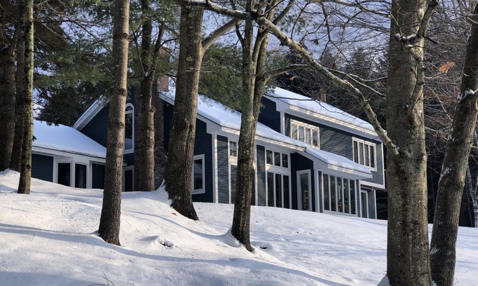 Quechee House | Spacious home on picturesque grounds with stunning views. Quechee - Woodstock