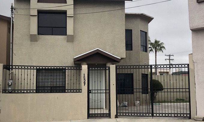 Rosarito House | Spacious Home with AC - 5 Minutes from Downtown