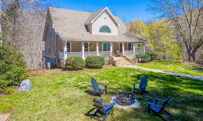 Bryson City House | Spacious home with seasonal mountain view, firepit, hammock, patio, & fireplace