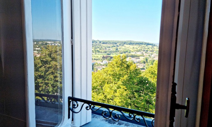 Angouleme House | Spacious house in the center of the ramparts!