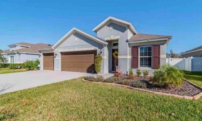 Wesley Chapel House | Spacious house in Wesley Chapel/Sleeps 10/fenced yard